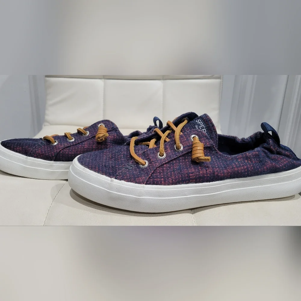 Sperry Crest Ebb Two-tone Sneaker with a Canvas Upper and Rawhide Laces